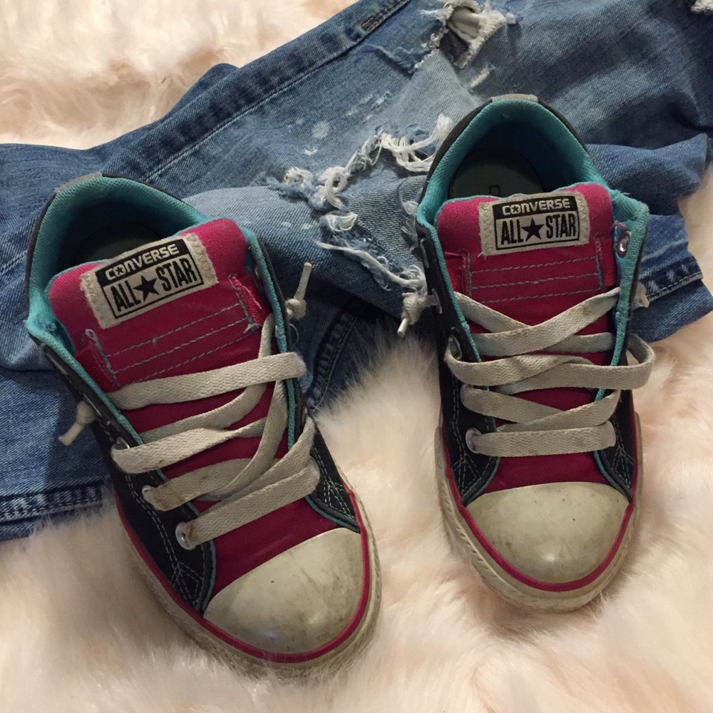 Girls converse fat tongue’s size 2